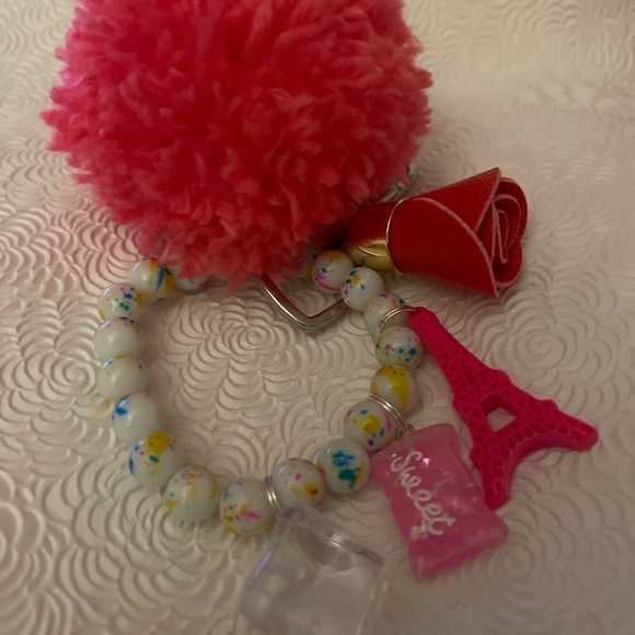 Hot pink handmade pompom beaded keychain - Picture 3 of 3